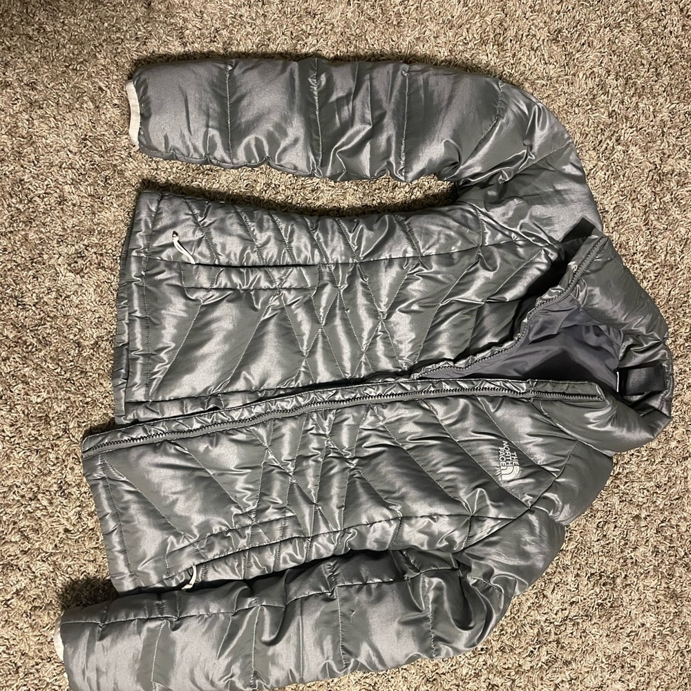 The north face XS silver puffer jacket